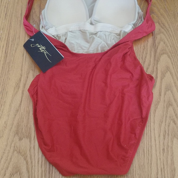 #8 NWT BAYWATCH REVIVAL RED TANK SUIT Gottex - Picture 6 of 12